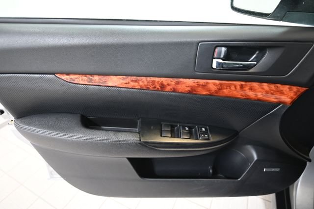 Used 2012 Silver Subaru 2.5i image 18