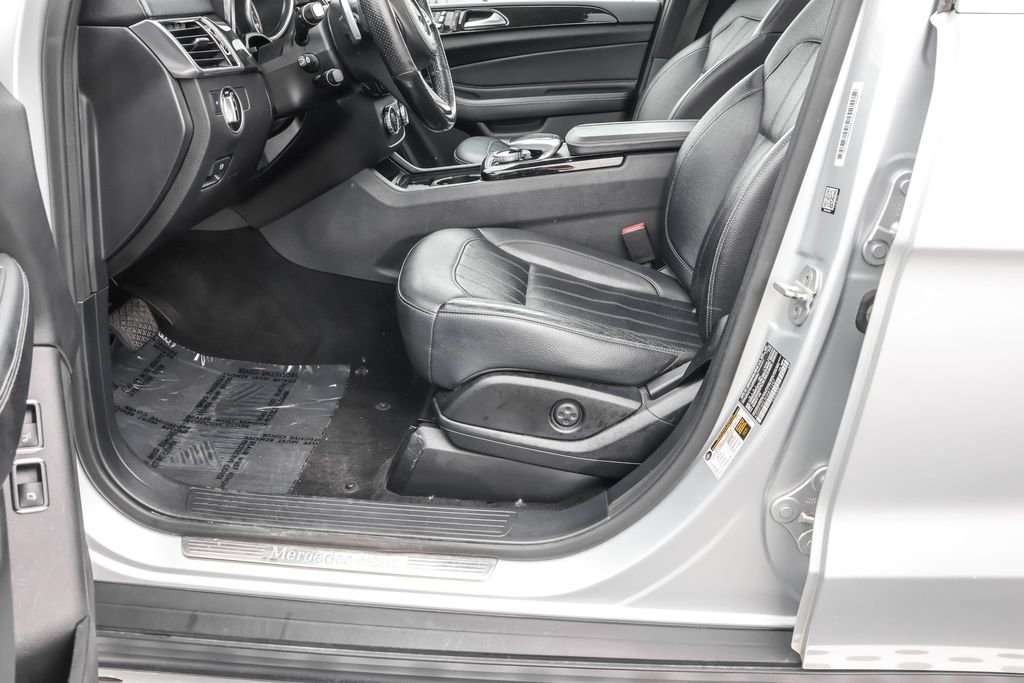 Used 2017  Mercedes-Benz GLS 450 image 17