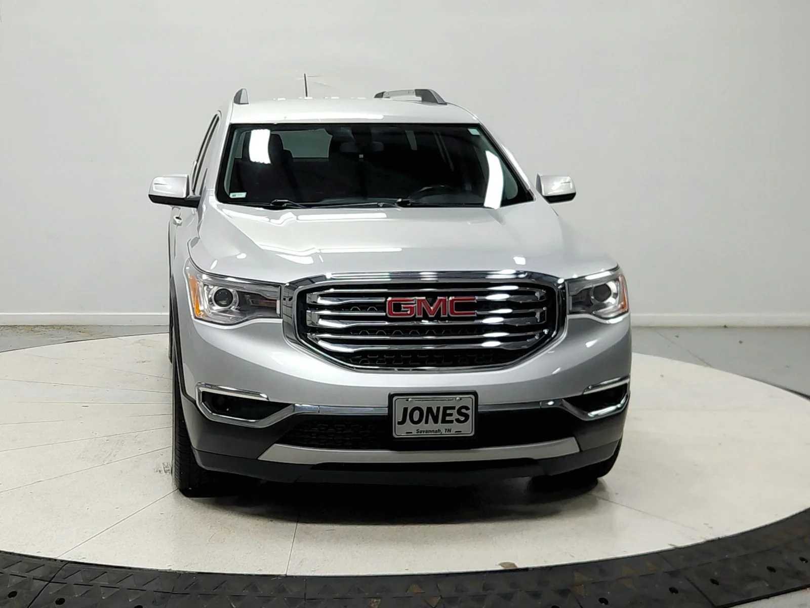 Used 2018 Silver GMC SLE-2 image 3