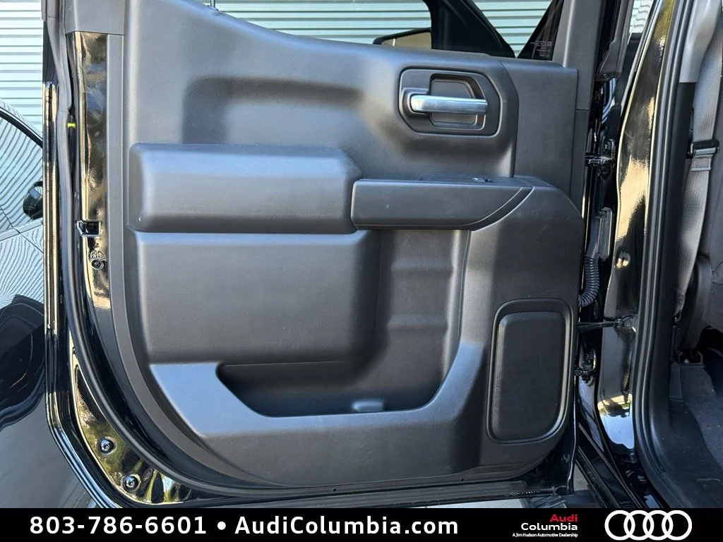 Used 2021 Black Chevrolet Custom image 22