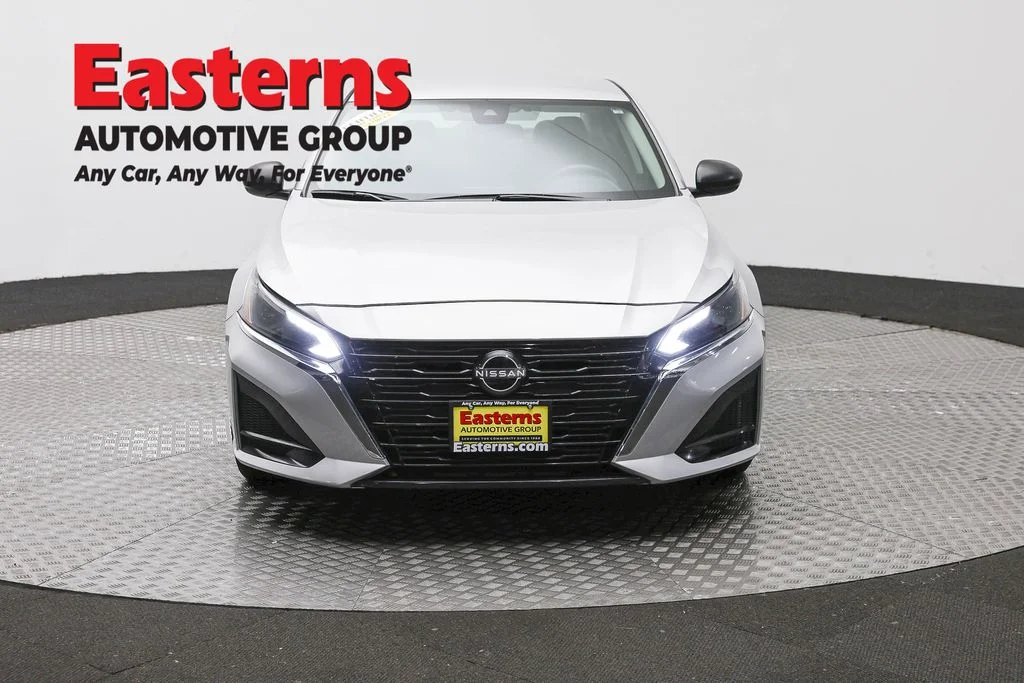 Used 2024 Silver Nissan 2.5 S image 2