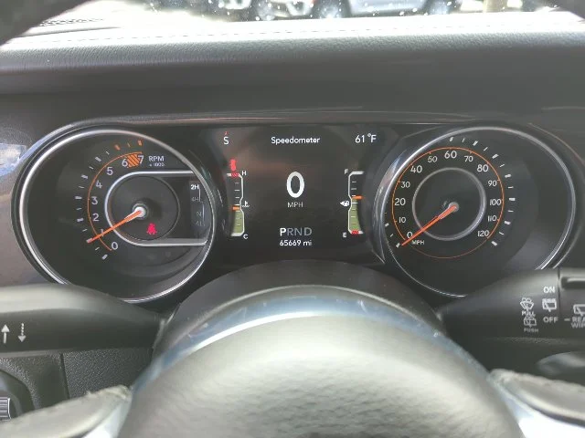 Used 2020 White Jeep Unlimited Sahara Altitude image 10