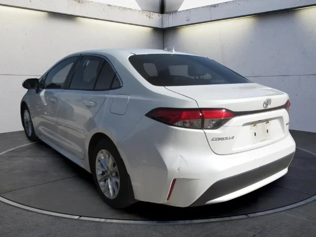 Used 2020 Blizzard Pearl Toyota XLE image 4