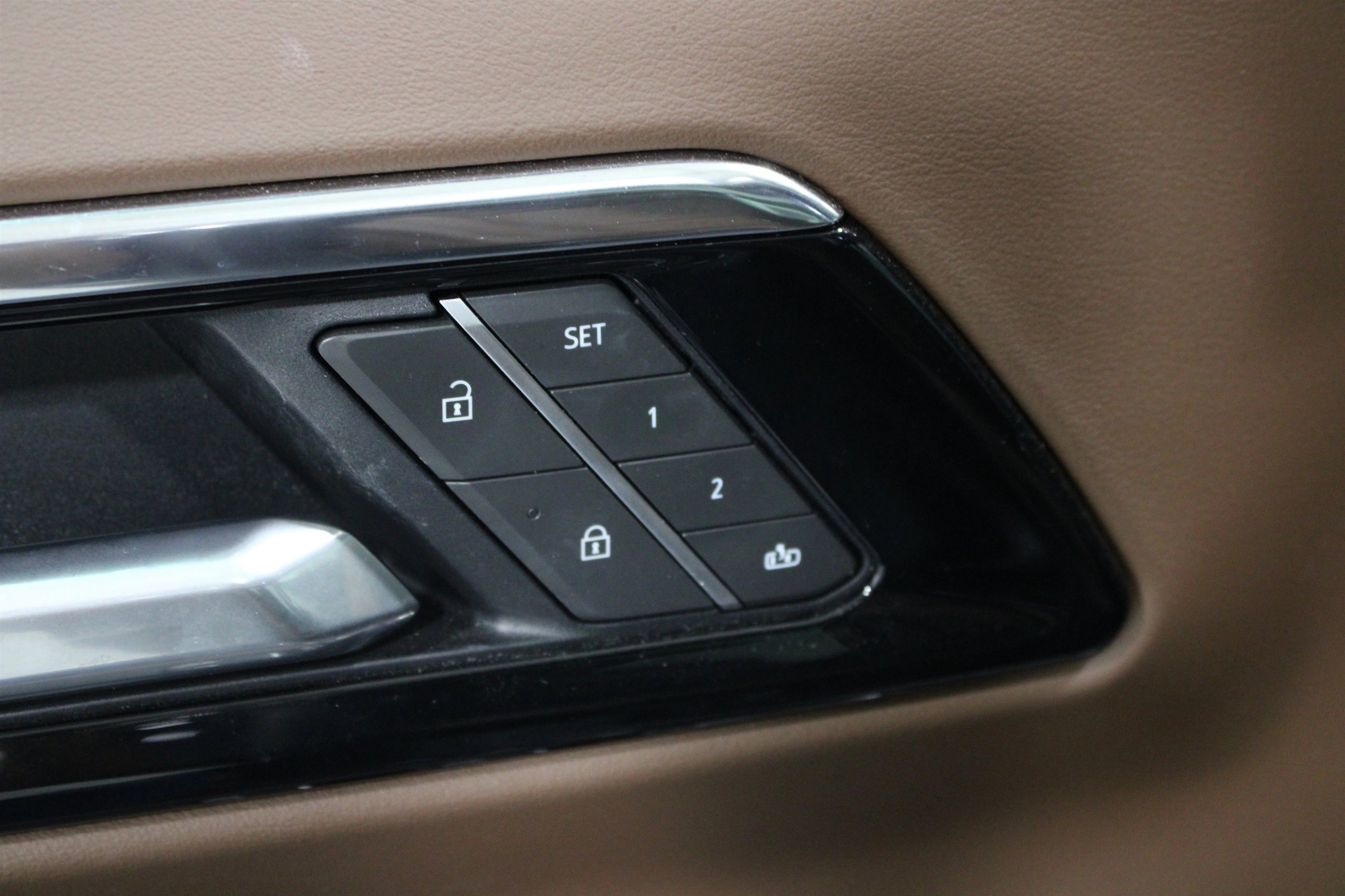 2025 Chevrolet Tahoe High Country - Photo 8