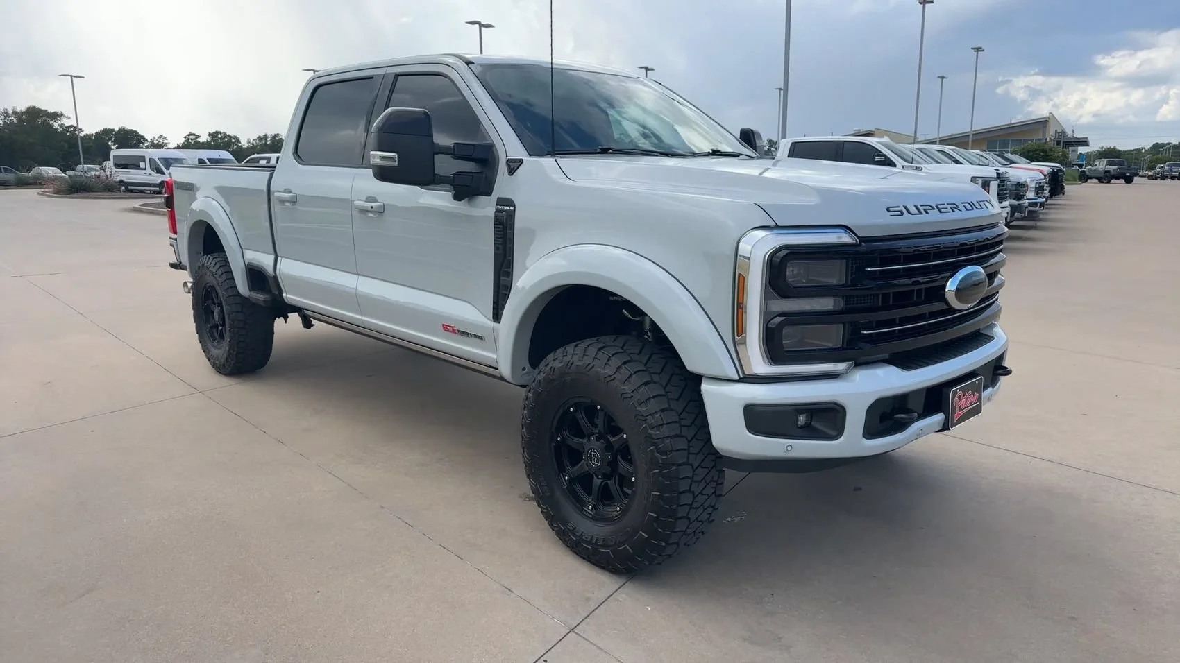 Used 2025 Avalanche Ford Platinum image 3