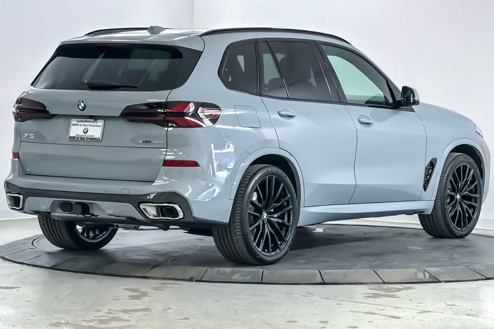 New 2026 Brooklyn Grey Metallic BMW xDrive40i image 2