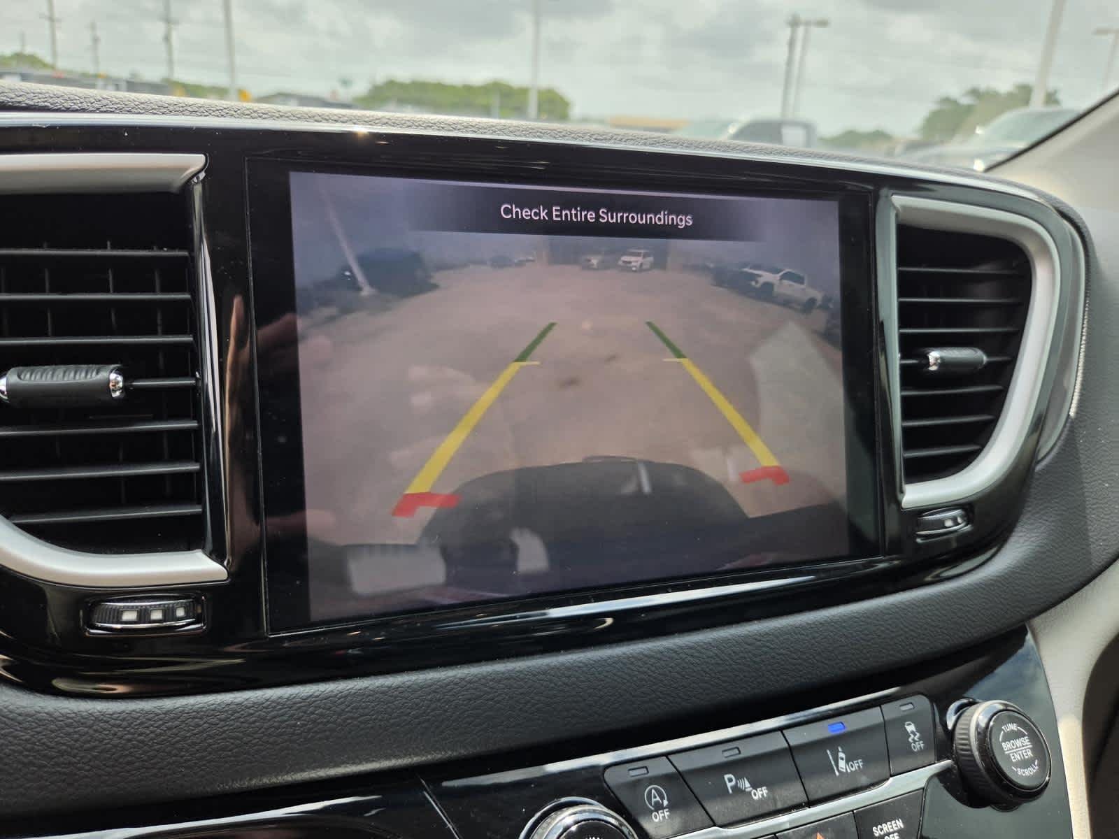 Used 2022 Ceramic Gray Clearcoat Chrysler Touring L image 22