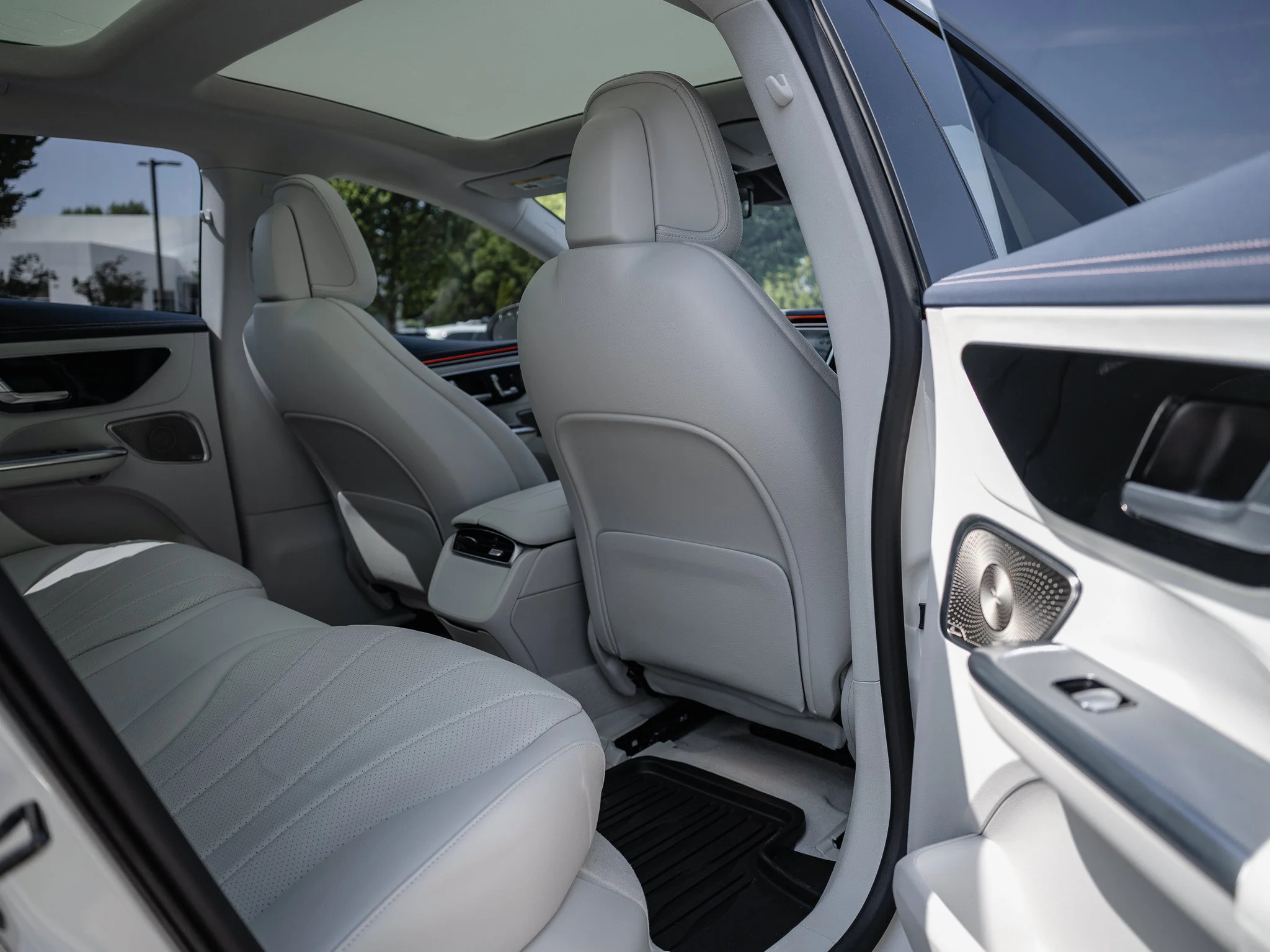 Certified Used 2023 MANUFAKTUR Moonlight White Metallic Mercedes-Benz 350 Sedan image 31