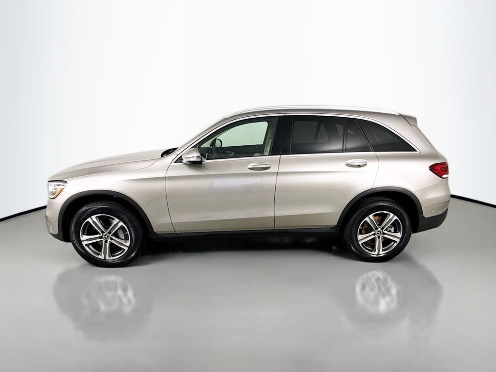 Used 2021  Mercedes-Benz GLC 300 image 2