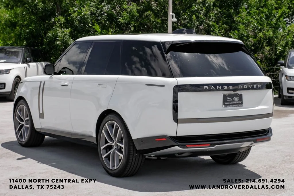New 2026 Fuji White Land Rover SE image 10