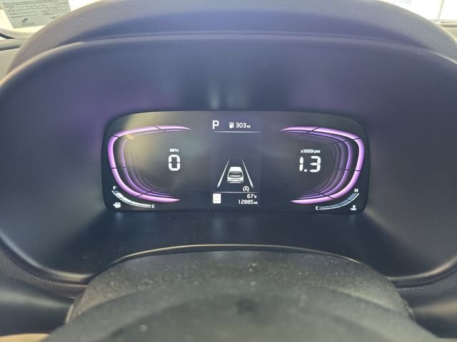 Used 2025  Kia LX image 17