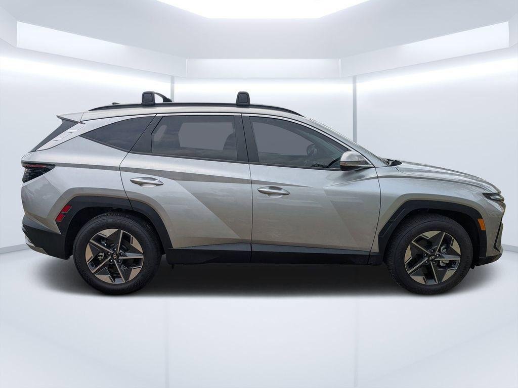 New 2026 Silver Hyundai SEL Premium FWD image 2