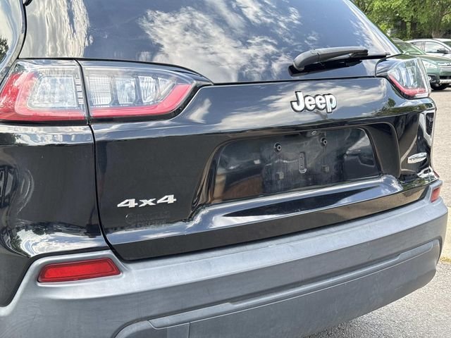 Used 2019 Black Jeep Latitude Plus image 10