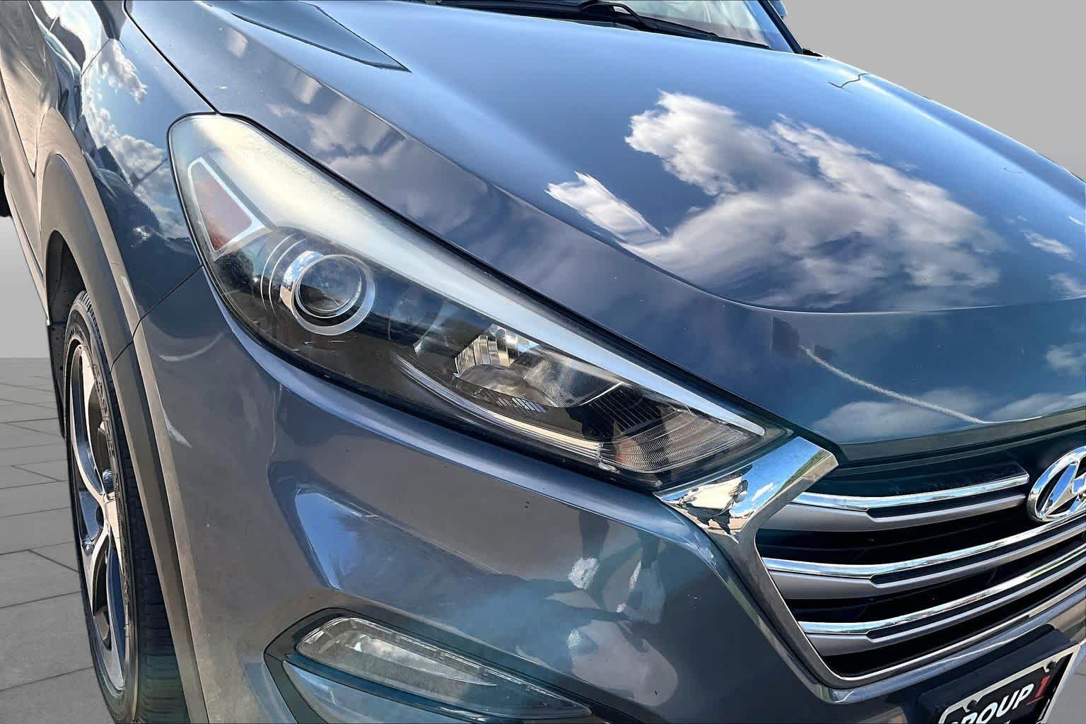 Used 2017 Coliseum Gray Hyundai Limited image 25