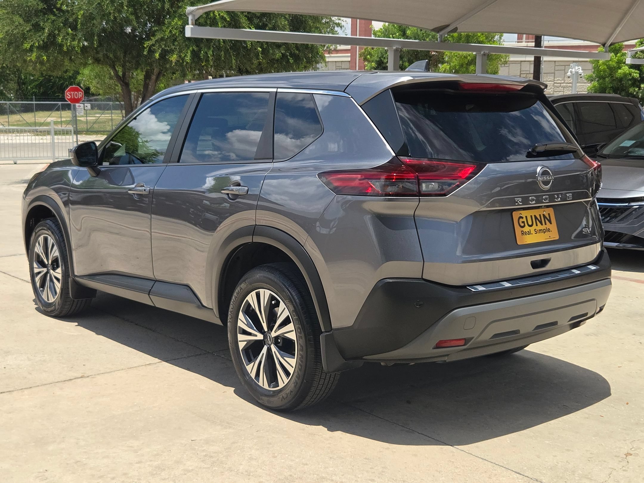 Used 2023 Gun Metallic Nissan SV image 5