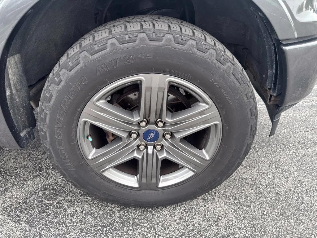 Certified Used 2020 Magnetic Metallic Ford Lariat image 44