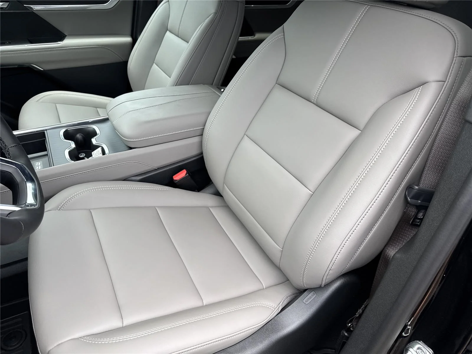 2026 GMC Acadia Elevation - Photo 11