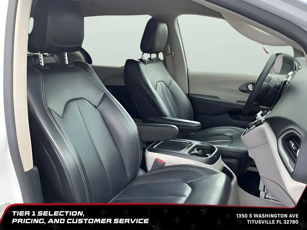 Used 2023 White Chrysler Touring L image 14