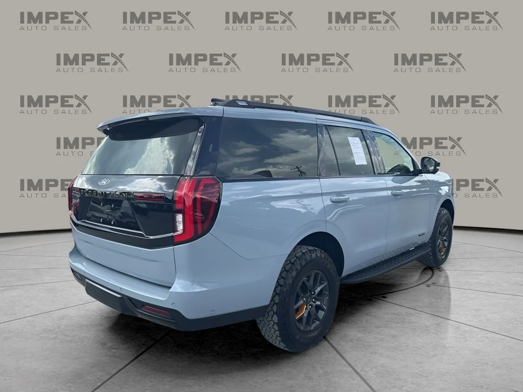 Used 2025 Gray Ford Tremor image 5
