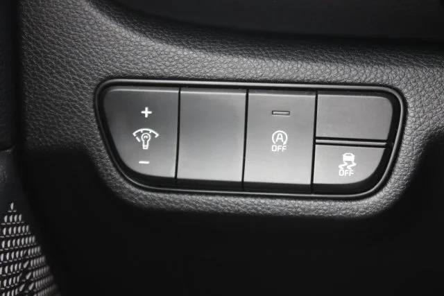 Used 2024 White Kia S image 19