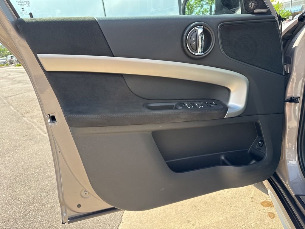 Used 2022 Gray Metallic MINI  image 10