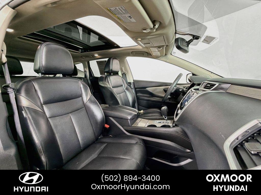 Used 2017 Brilliant Silver Metallic Nissan SL image 29