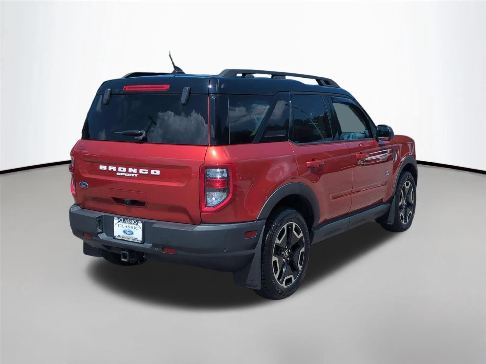 Used 2022 Hot Pepper Red Metallic Tinted Clearcoat Ford Outer Banks image 5