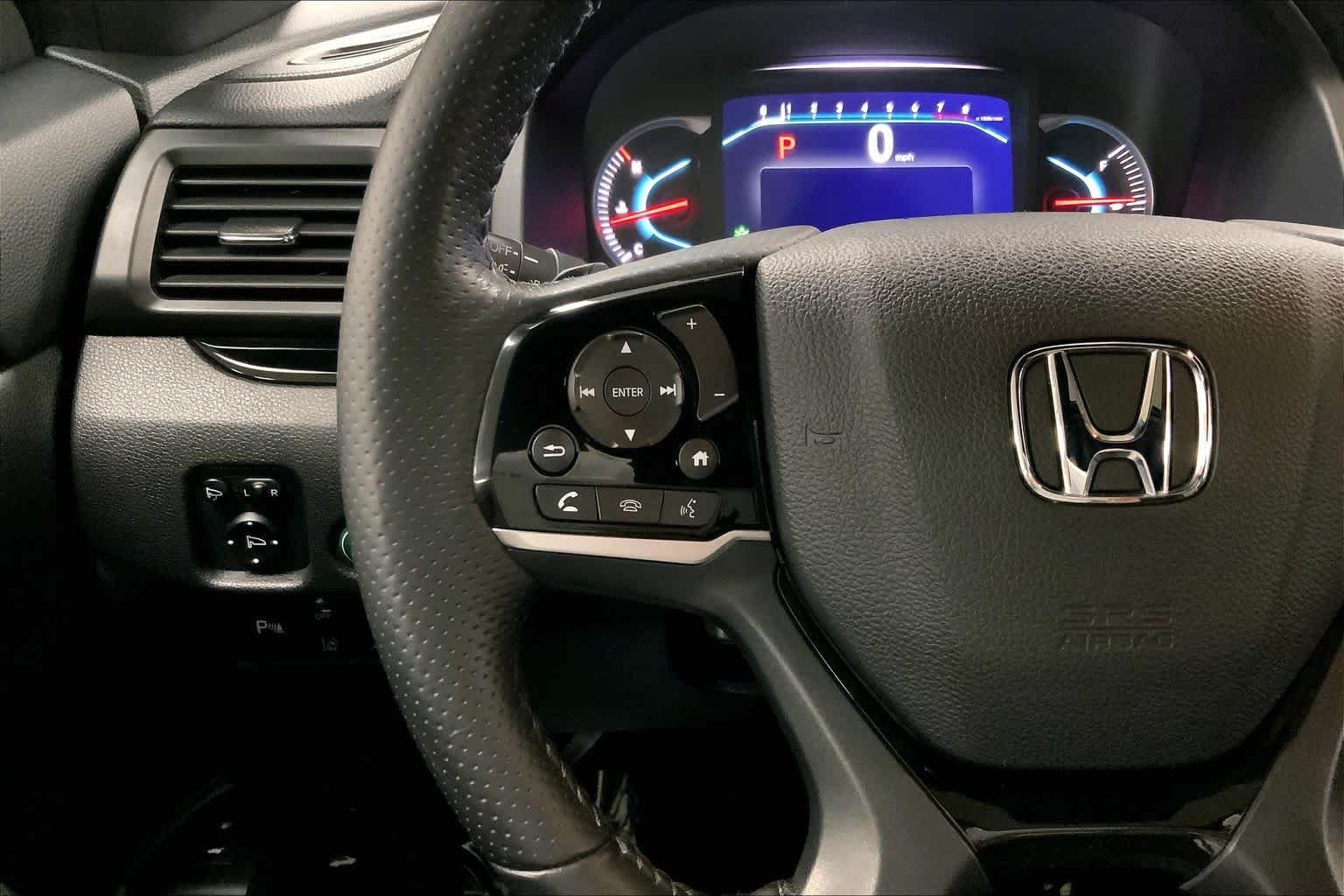 Used 2019 Lunar Silver Metallic Honda Touring image 24