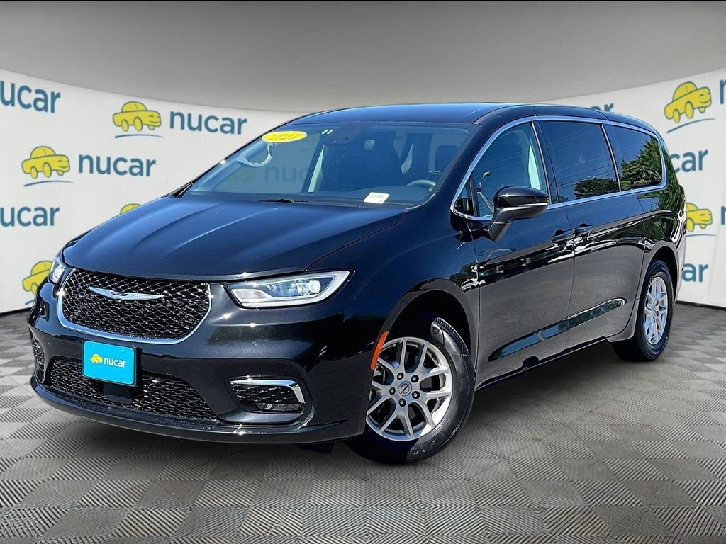 Used 2023 Black Chrysler Touring L image 3