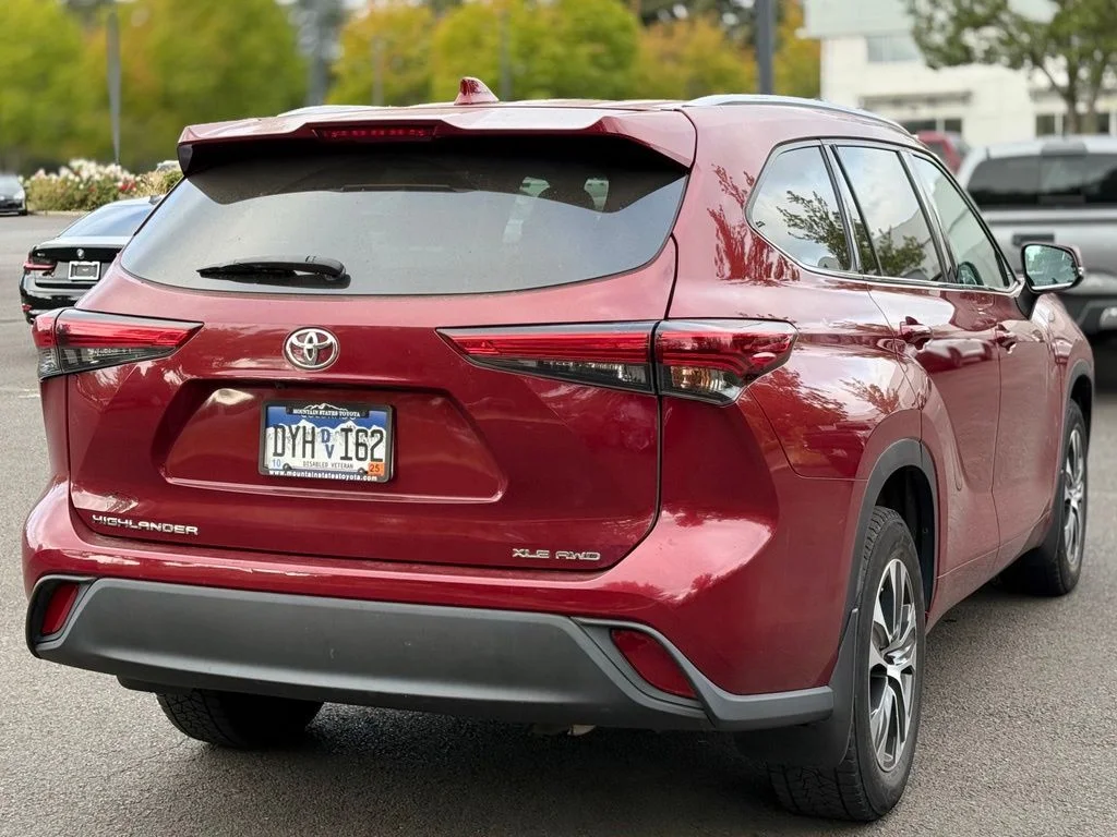 Used 2020 Red Toyota XLE image 5