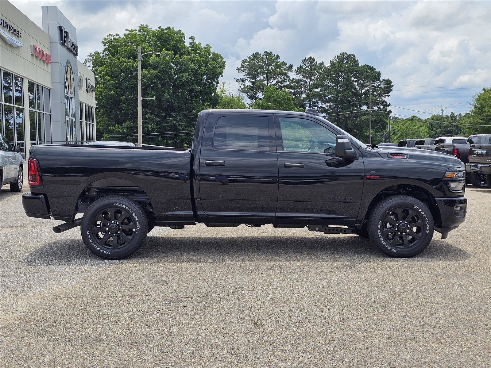 New 2026 Diamond Black Crystal Pearlcoat Ram Big Horn image 9