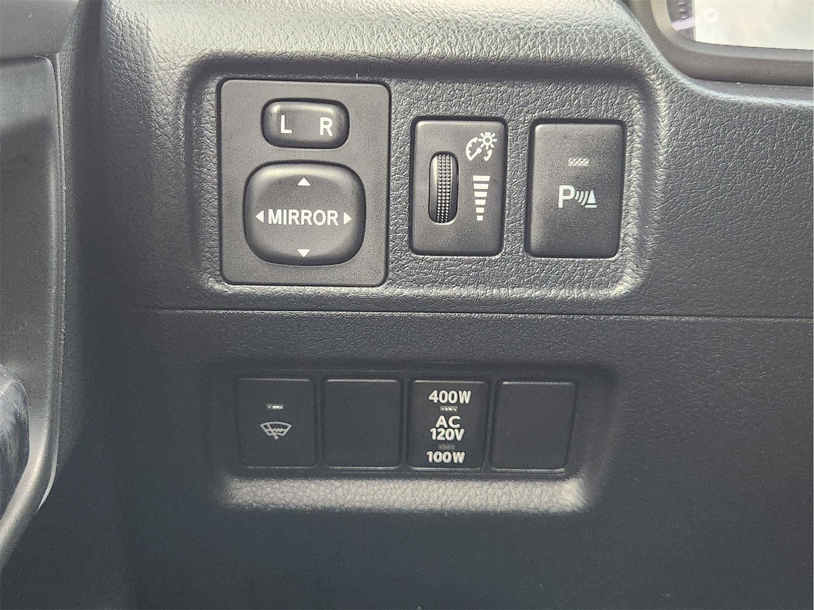2018 Toyota 4Runner photo 23 of 34