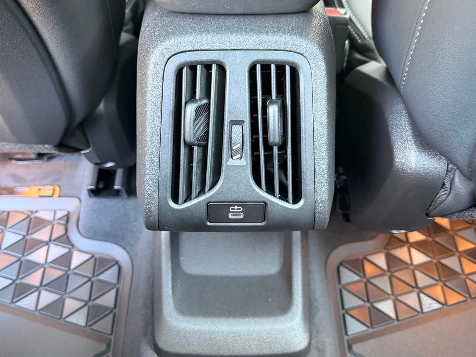 2026 BMW X1 XDrive28i - Photo 16
