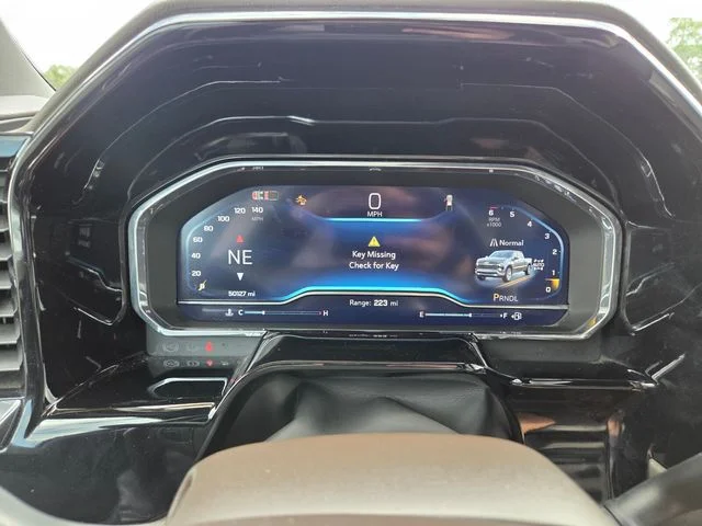 Used 2025 Summit White Chevrolet LT image 20