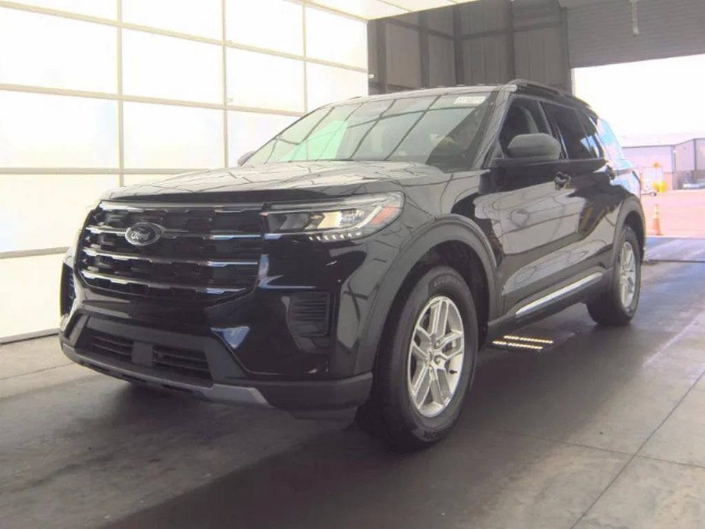 Used 2025 Black Metallic Ford Active image 2