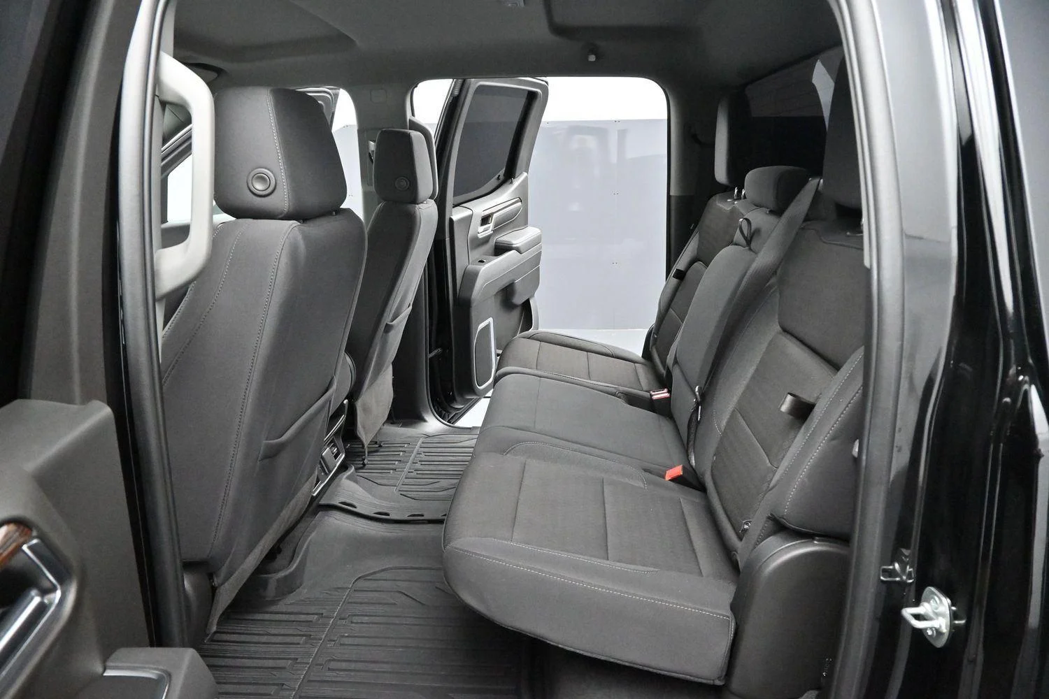 Used 2025 Onyx Black GMC Elevation image 30
