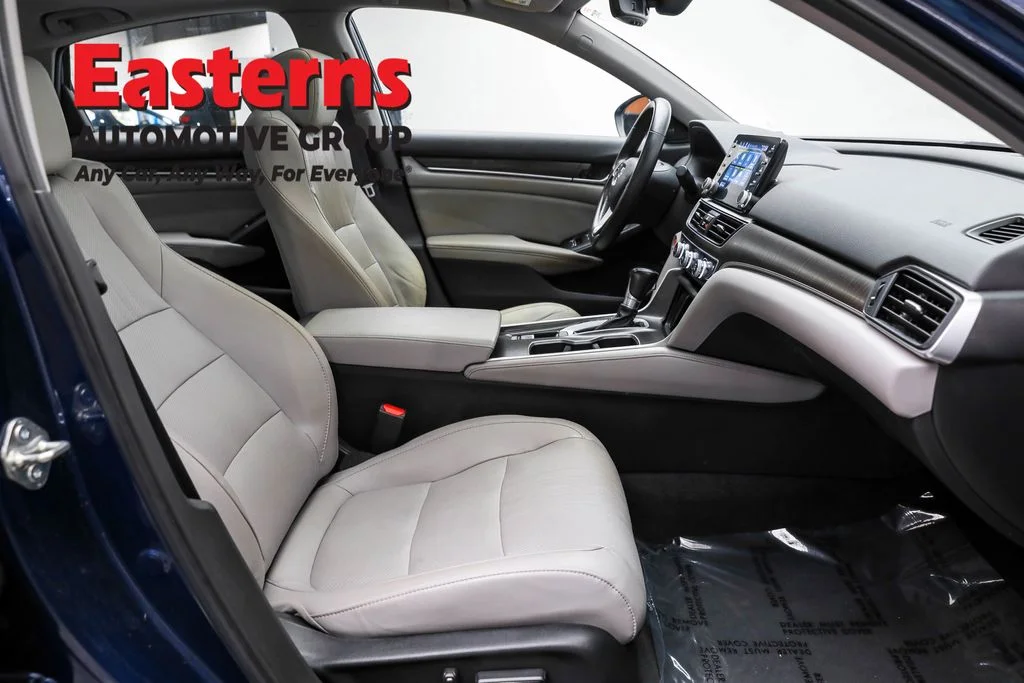 Used 2020 Blue Honda EX-L image 23