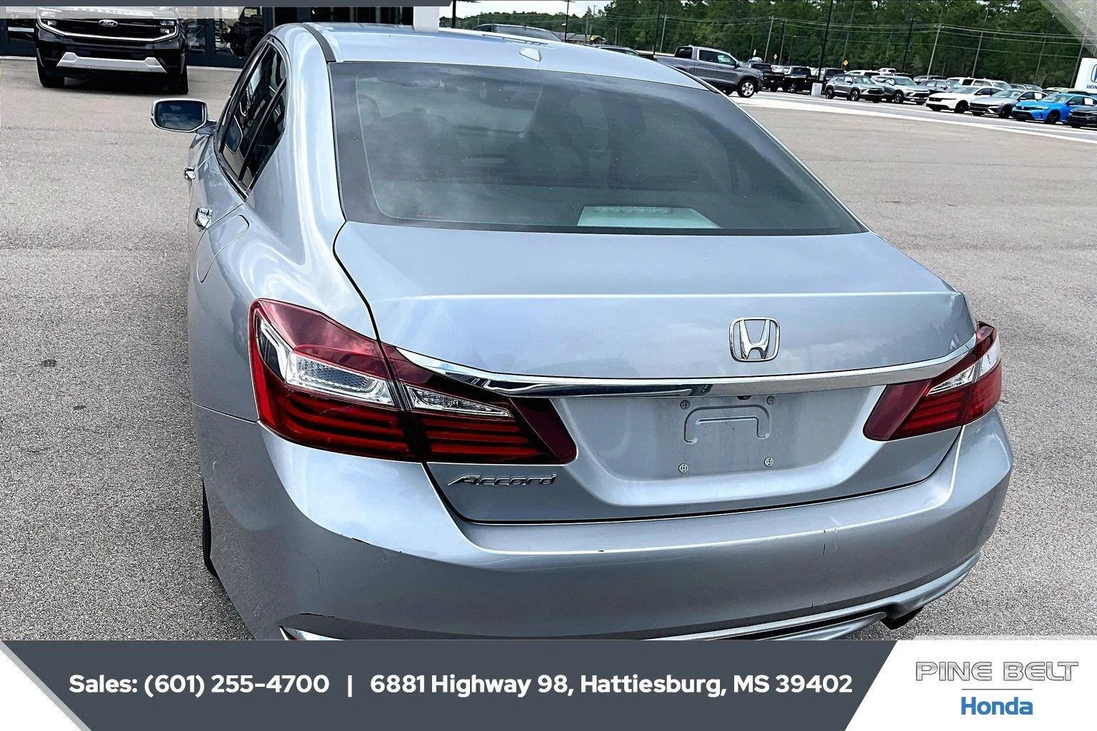Used 2016 Lunar Silver Metallic Honda EX-L image 4