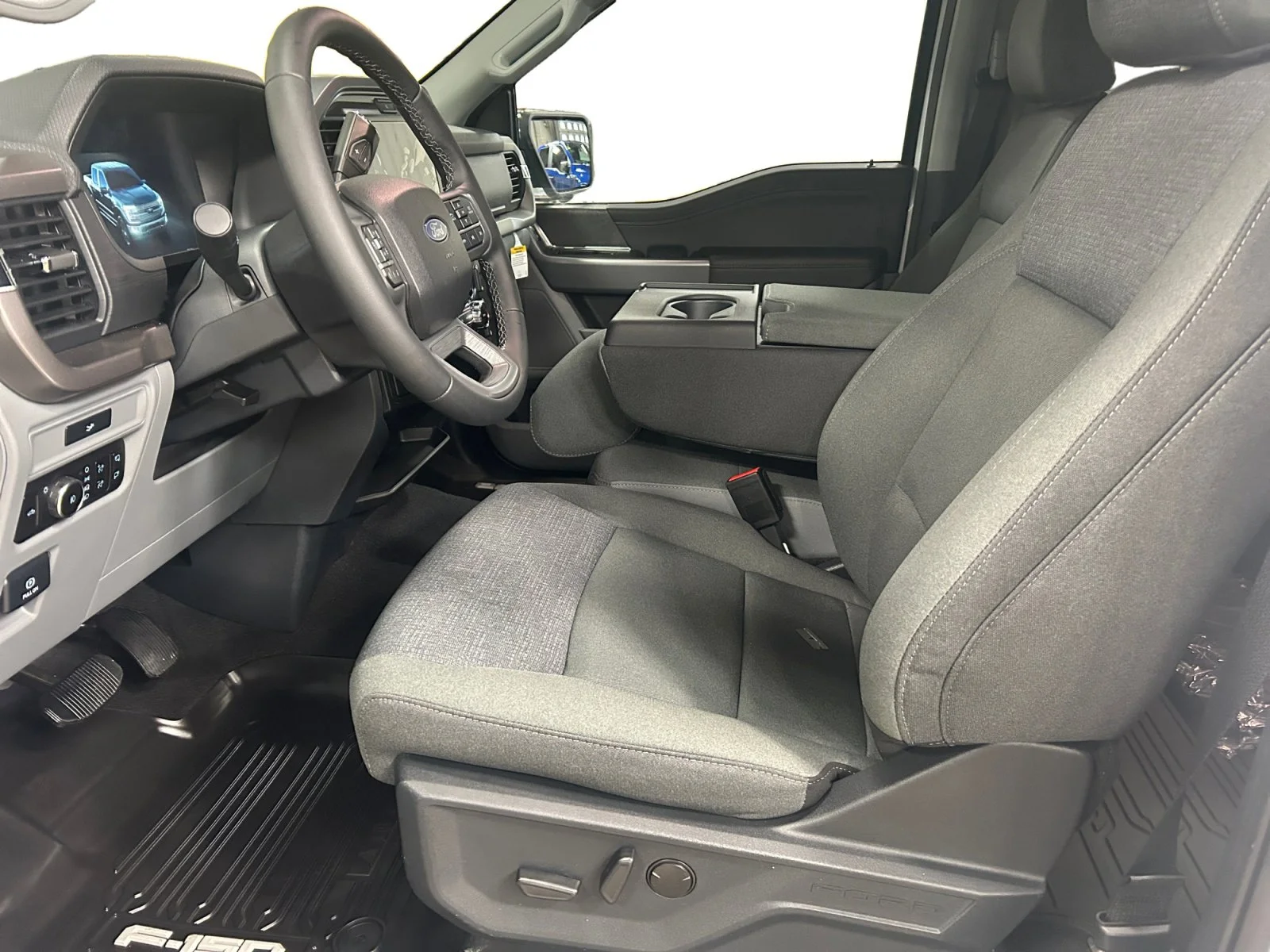 New 2026 Oxford White Ford XLT image 13
