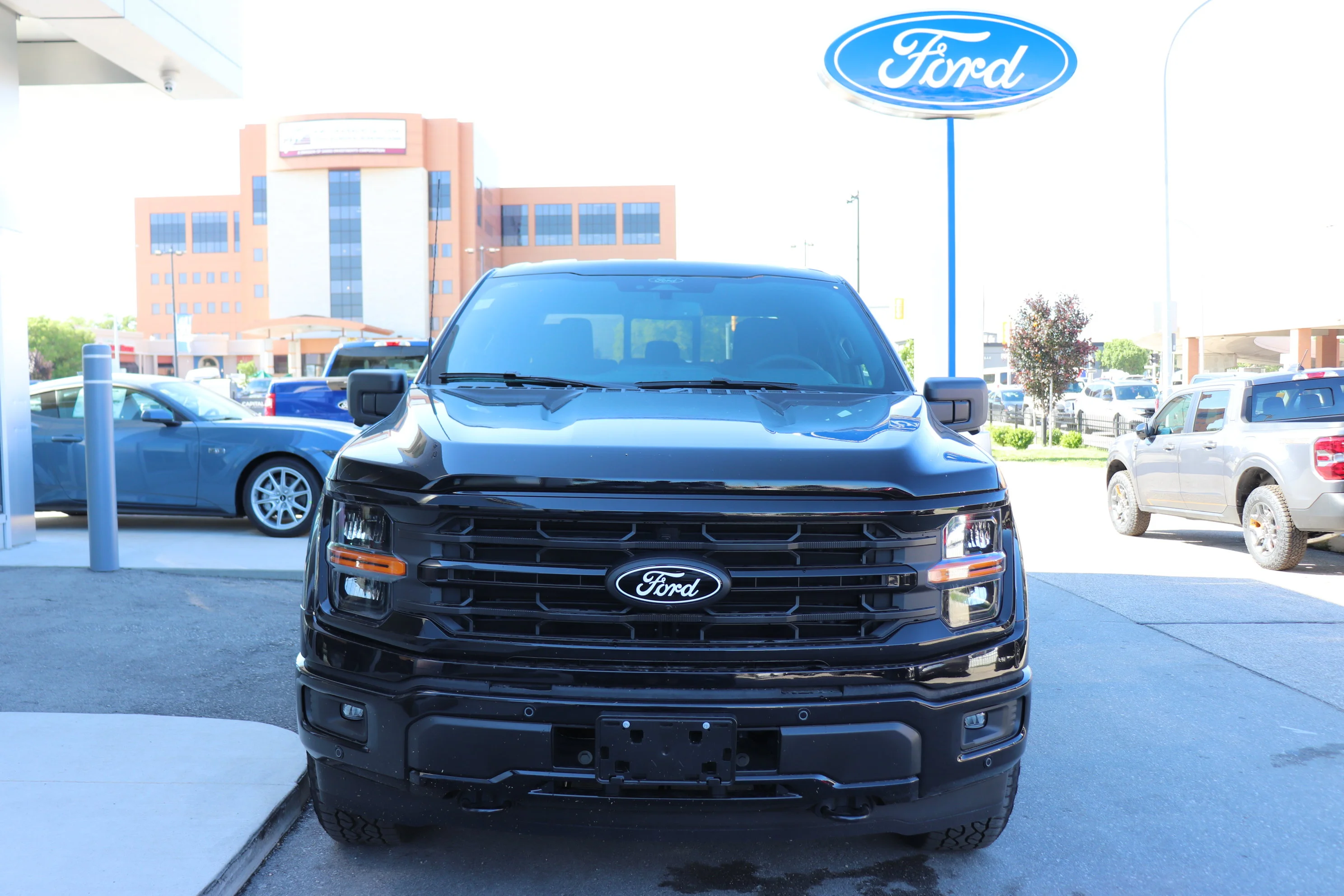 New 2026 AGATE BLACK METALLIC Ford XLT image 2