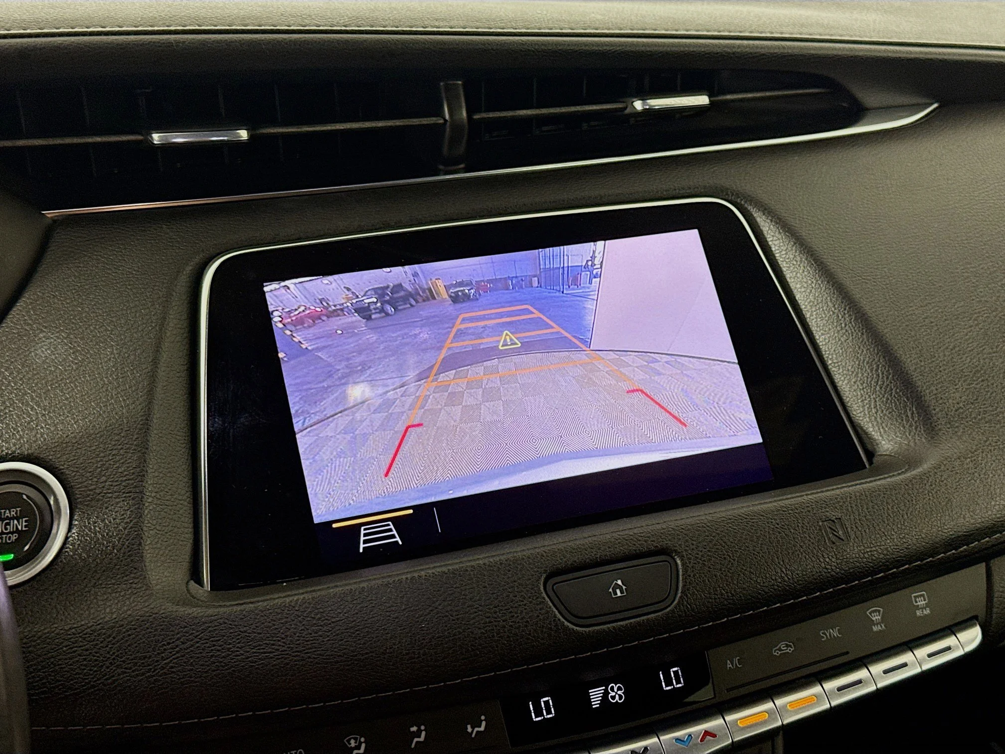 Used 2019 Radiant Silver Metallic Cadillac FWD Premium Luxury image 15