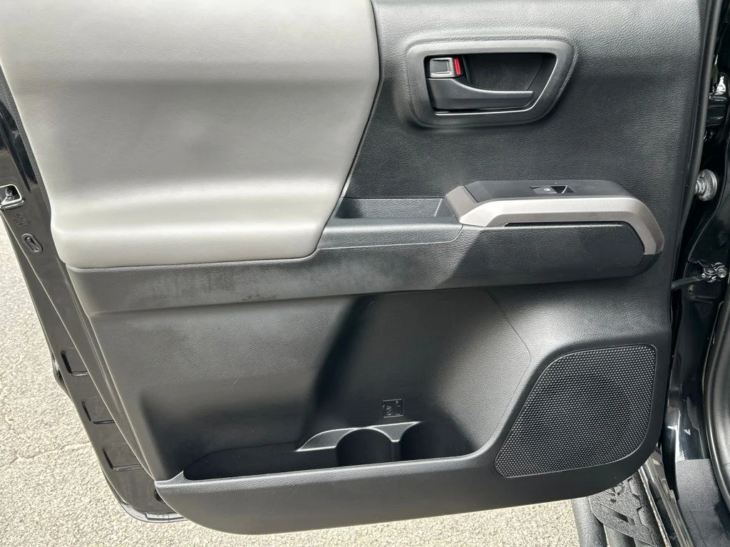 Used 2021 Black Toyota SR5 image 22