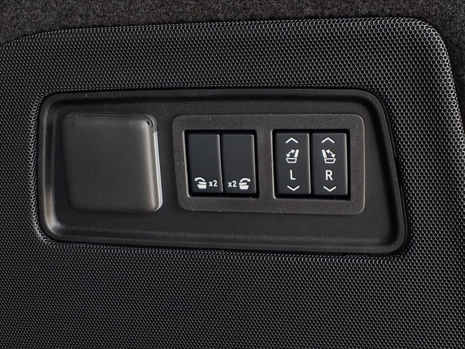2026 Cadillac Escalade Luxury - Photo 62