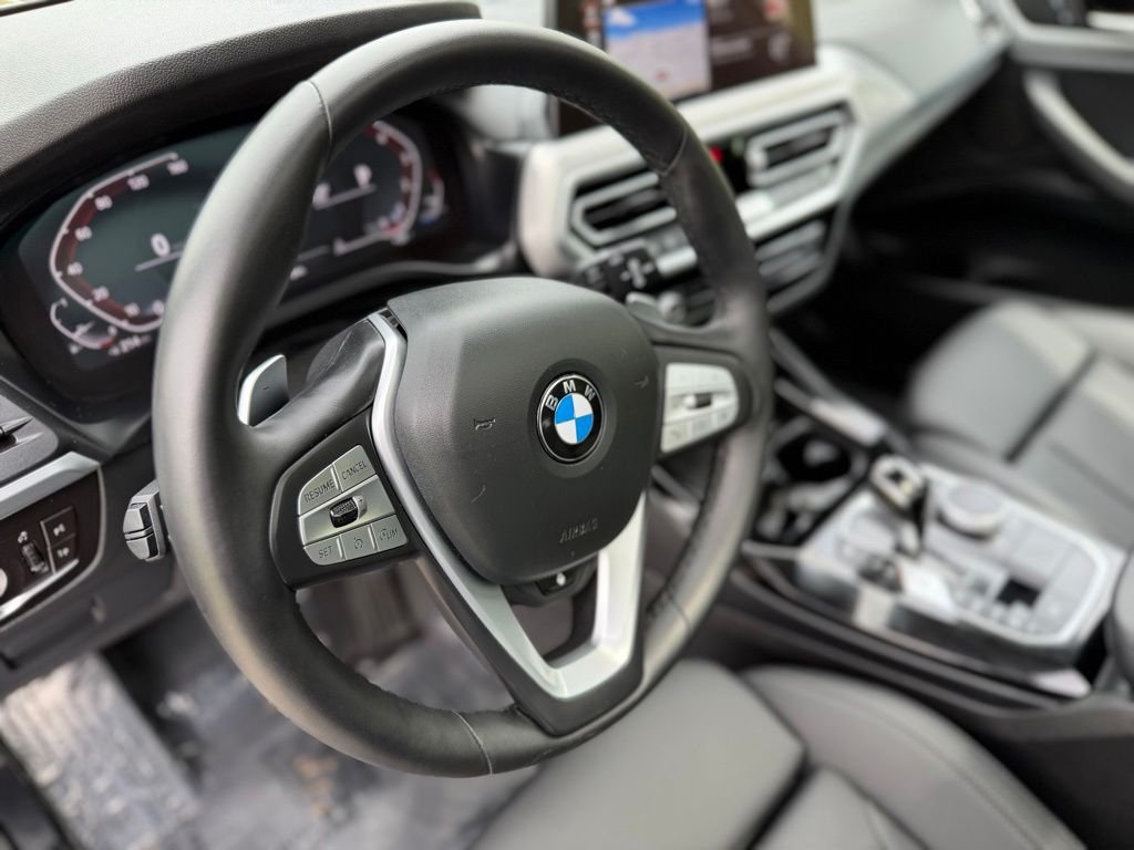 Used 2024 Gray BMW xDrive30i image 16