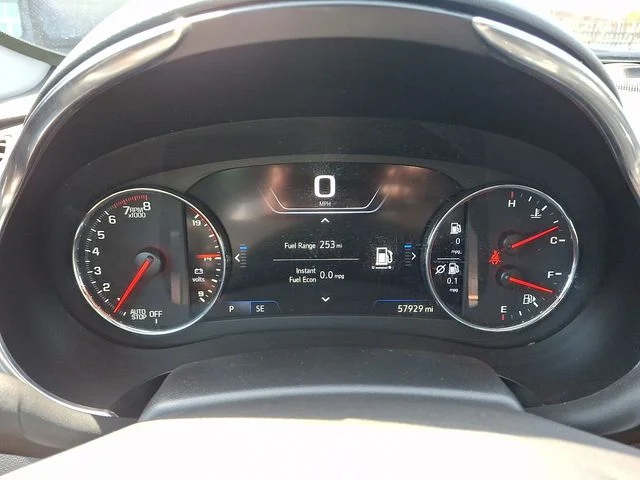 Used 2024 Summit White Chevrolet LT image 21
