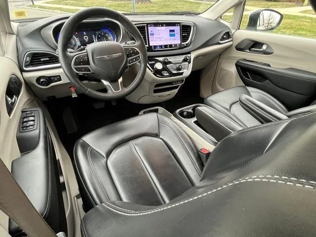 Used 2023 White Chrysler Touring L image 24