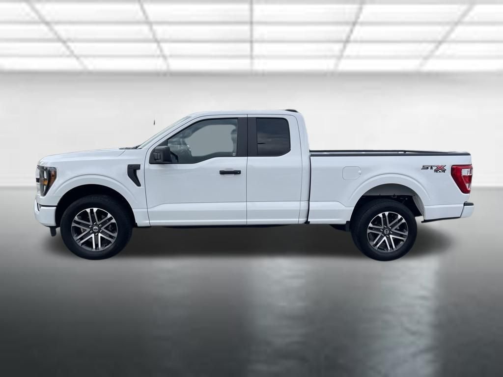 Used 2023 White Ford XL image 3
