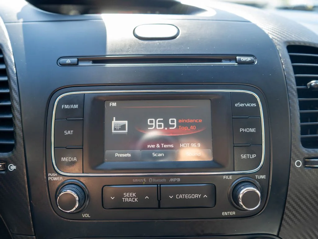 Used 2014 Blue Kia EX image 21