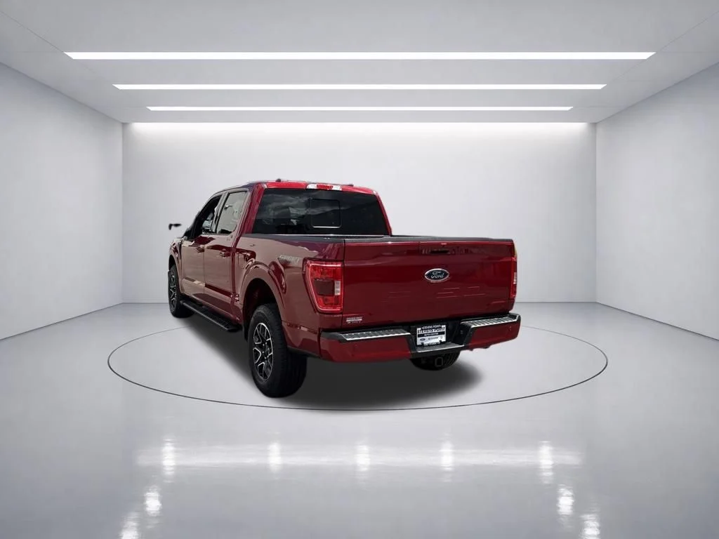 Used 2022 Rapid Red Metallic Tinted Clearcoat Ford XLT image 5
