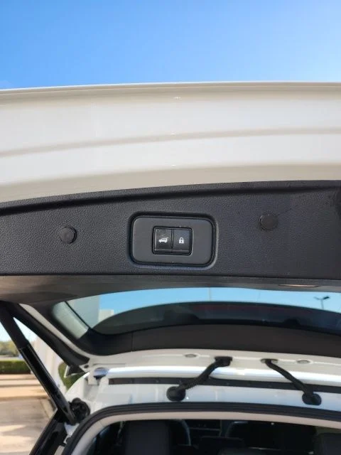 2025 Nissan Pathfinder SV - Photo 12